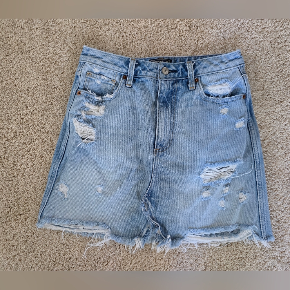 Abercrombie & fitch Womens 27/4 Distressed Light Wash Jean Mini Skirt